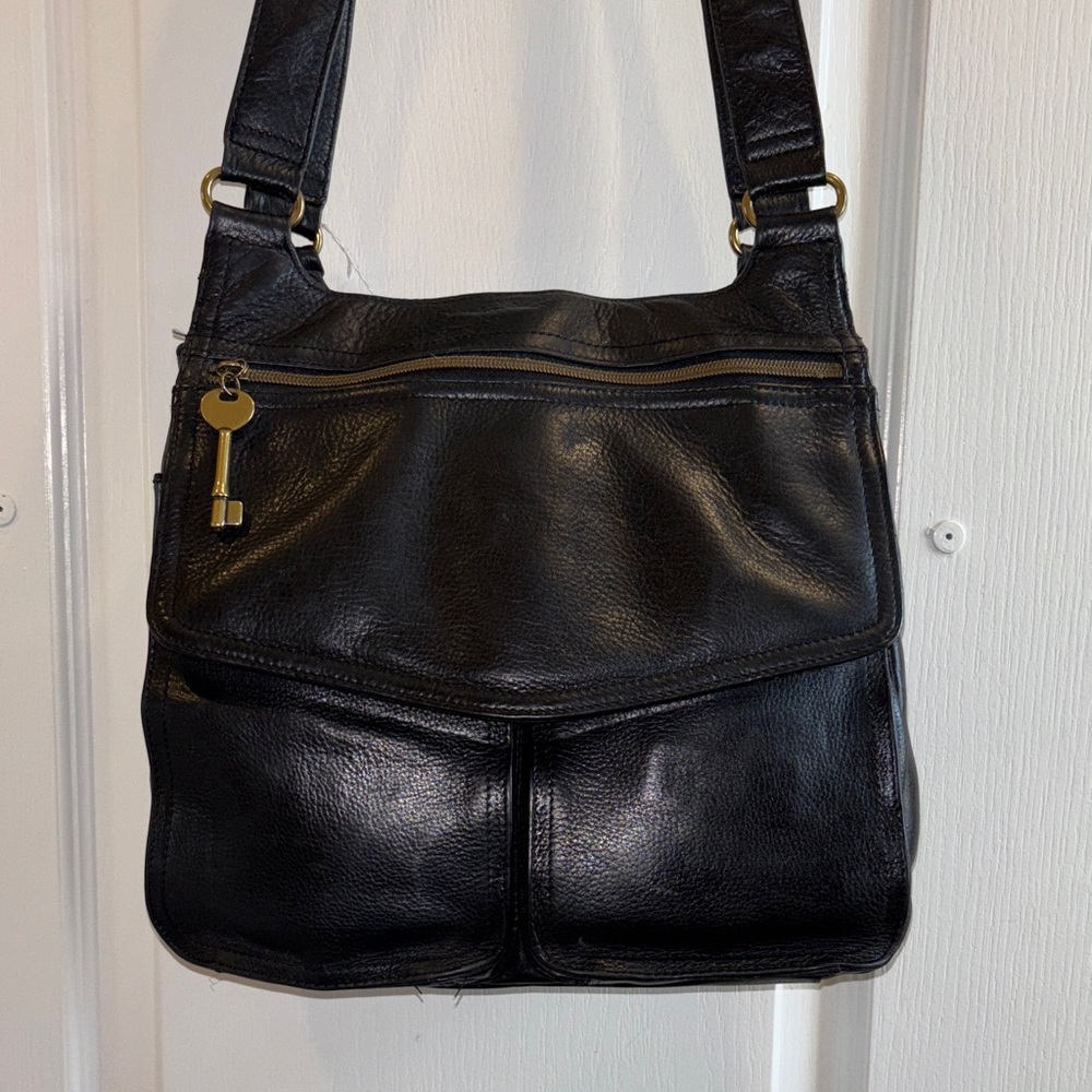 FOSSIL.VINTAGE BLACK LEATHER SHOULDER BAG PRELOVED GREAT CONDITION 80’s OR 90’s